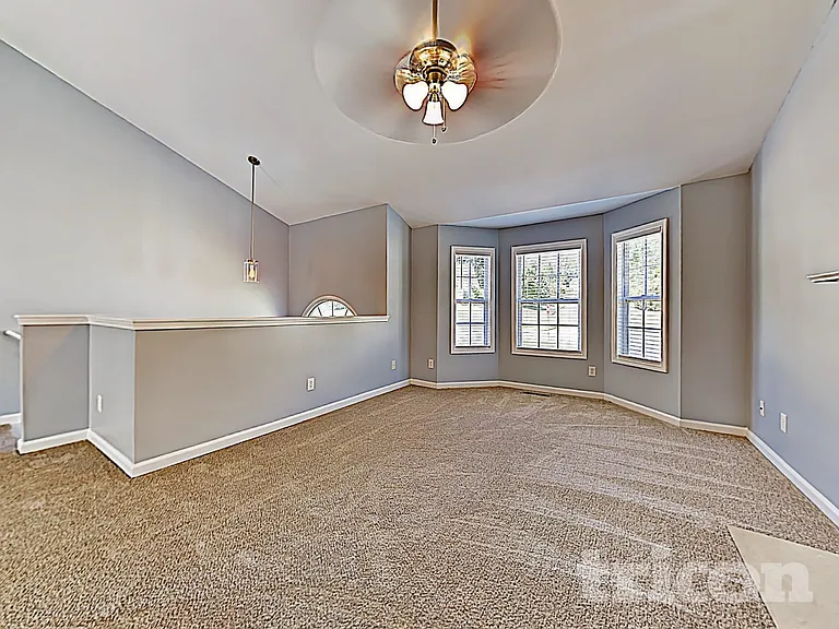 11 Anna Way — Photo 3
