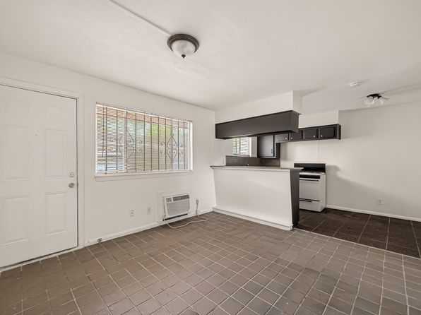 2712 Oakcliff St APT 5