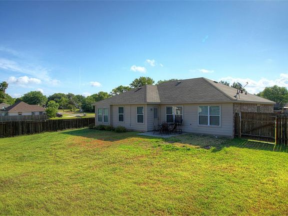 5th image of 12619 Hackberry Dr