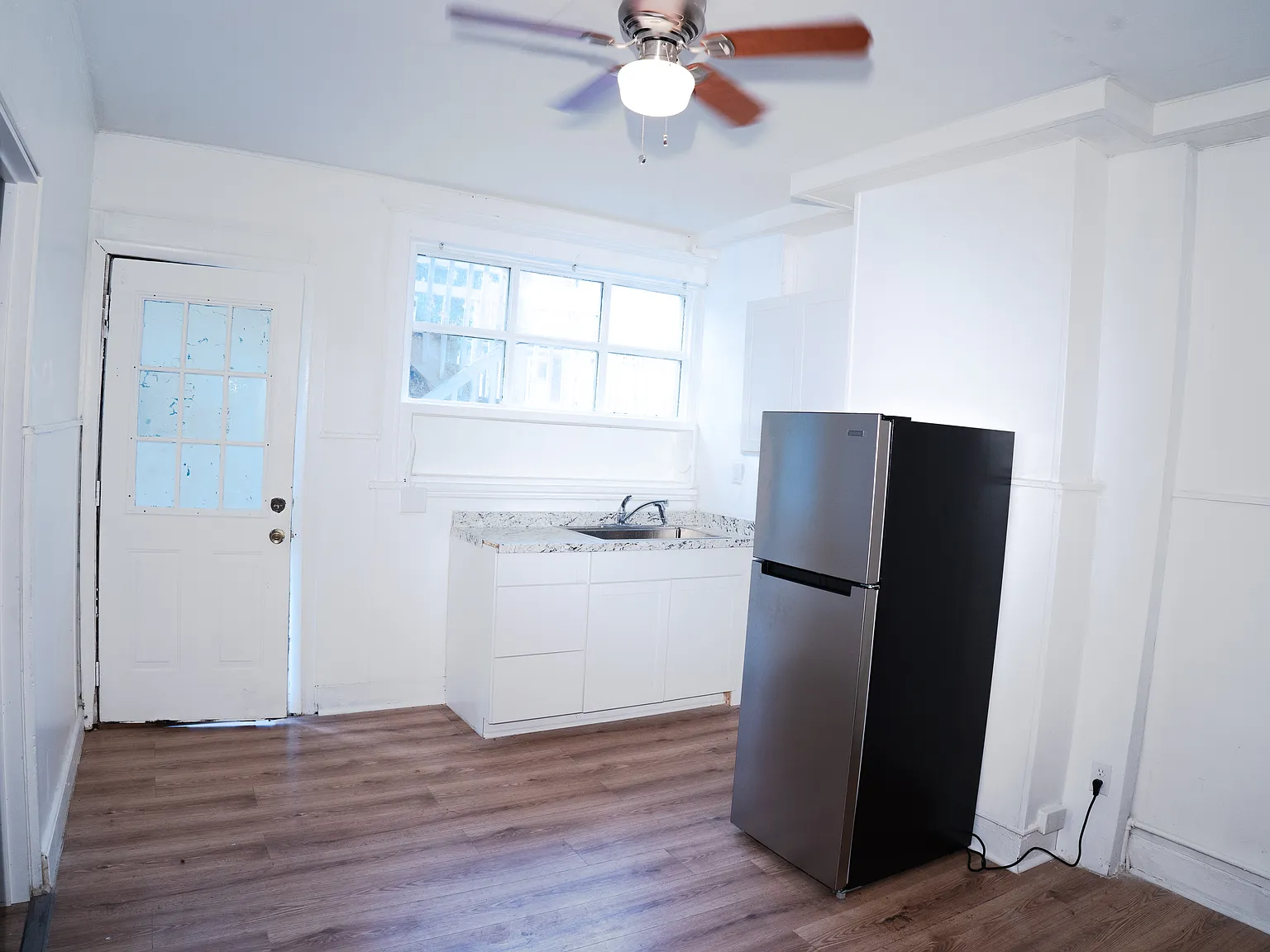 2 bed, $1,295 — Photo 2