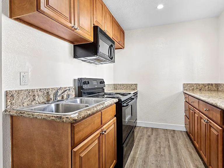 Brody Terrace Apartments — Photo 65