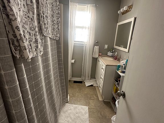 3rd image of 2086 Hartsville Park