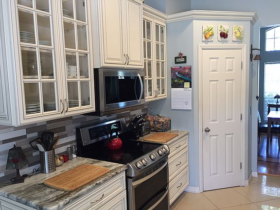 3rd image of 1119 Lake Legro Ct