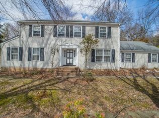 7 Heather Hill Way, Bridgewater, NJ 08807