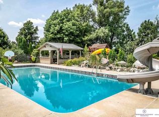 13538 Parker St, Omaha, NE 68154