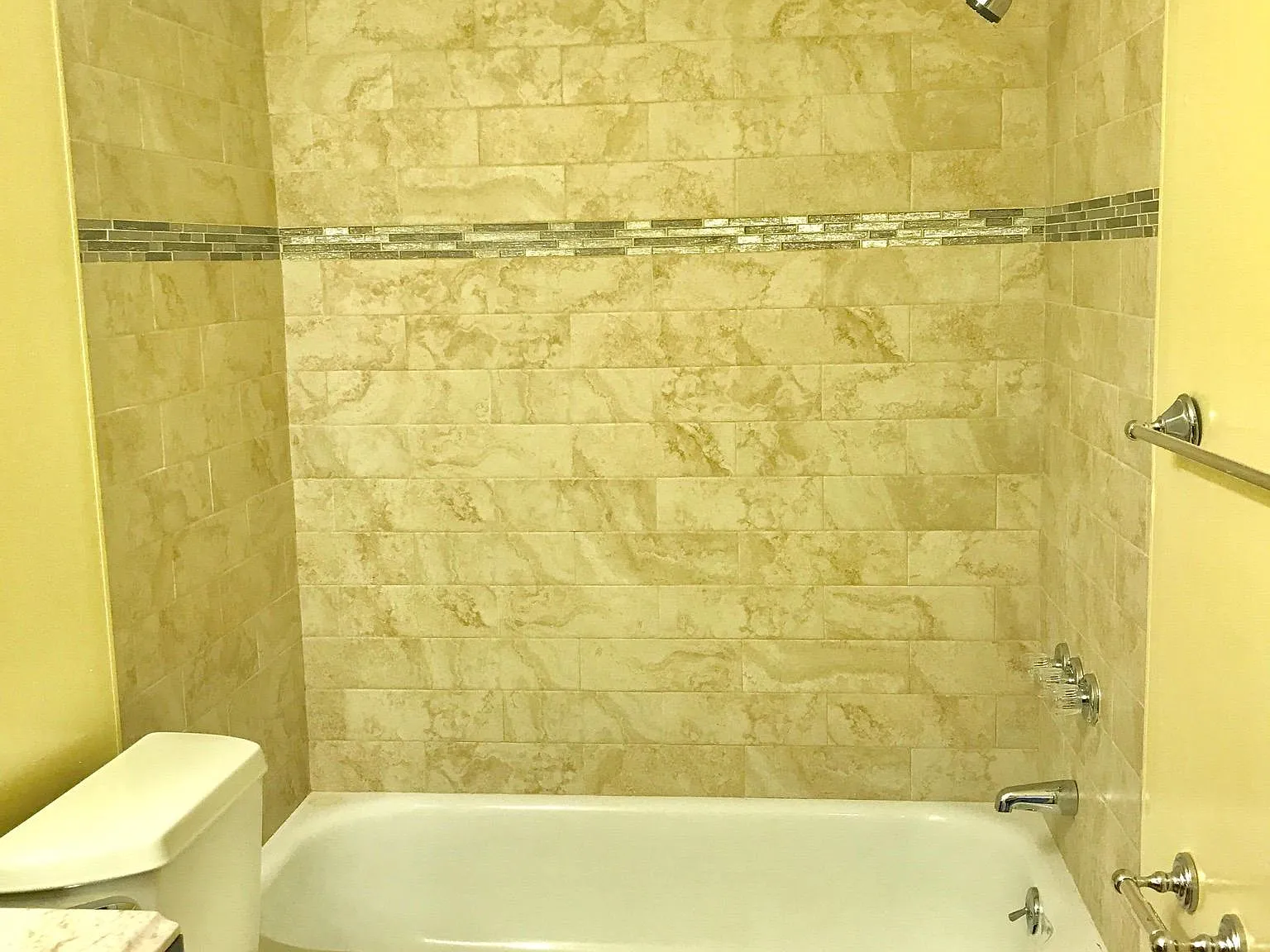 2 bed, 1.5 bath, 1320 sqft, $2,200 — Photo 4
