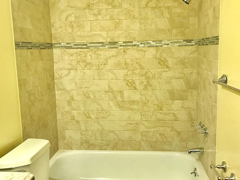 Upstairs full bath