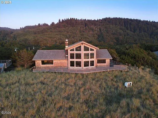 5600 Jasmine Ave photo 1