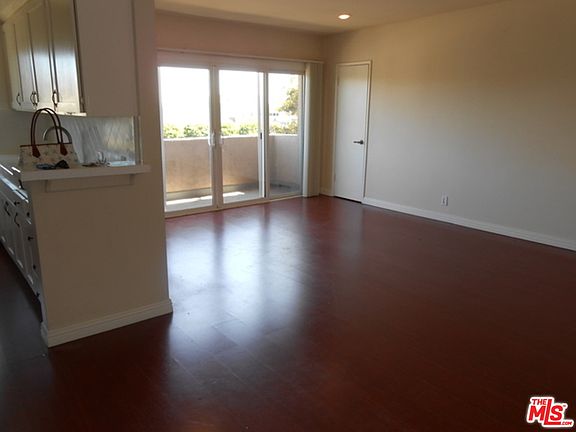 3rd image of 22343 Pacific Coast Hwy APT 3