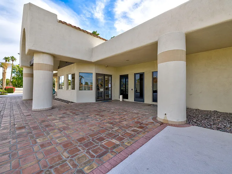 43754 Avenue Alicante — Photo 8