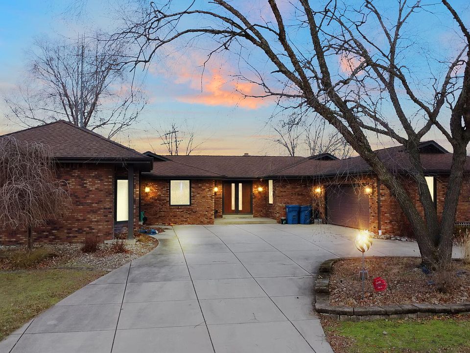 1st image of 3144 Lakeside Dr