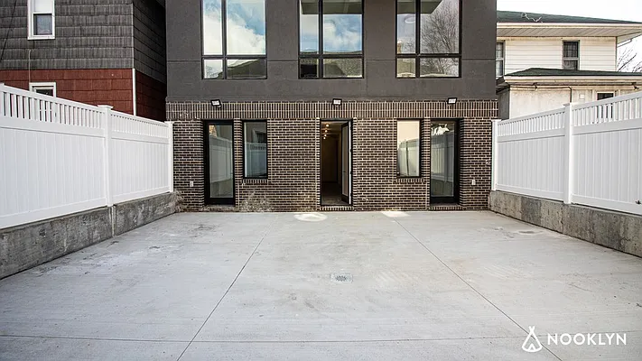 Rented by Nooklyn NYC LLC | media 45