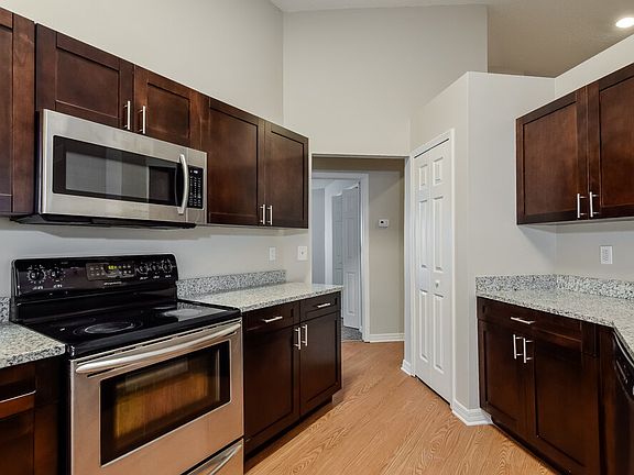 4th image of 1800 Kettler Dr
