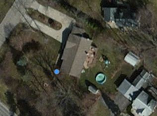 6589 Dalton Dr, Flushing, MI 48433