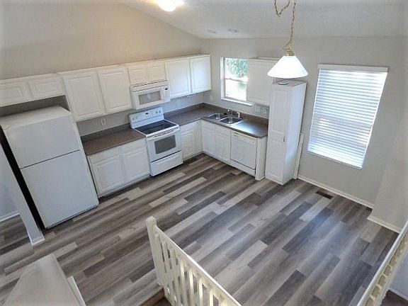 5th image of 219 Kemperwood Dr
