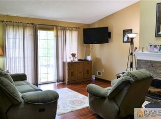 472 Northam Dr, North Brunswick, NJ 08902