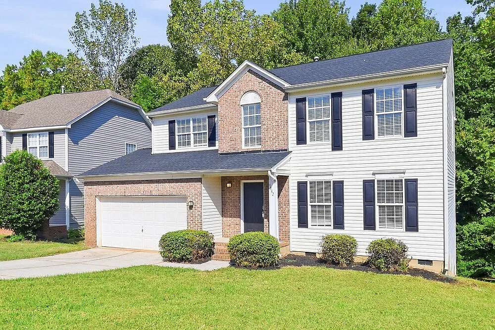 4 bed, 2.5 bath, 2092 sqft, $2,375 — Photo 4