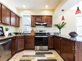 4-1100 Beacon St, Brookline, MA 02446