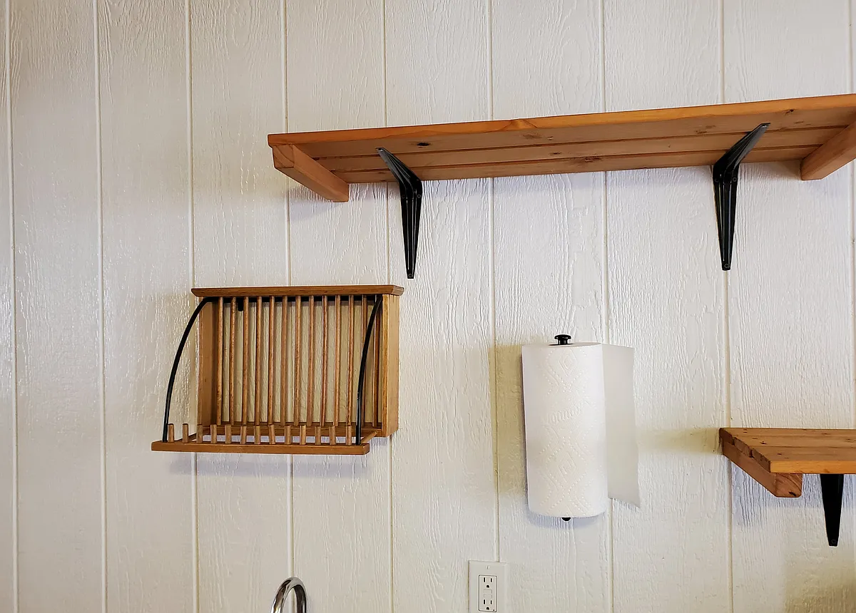 Extra Shelving - 10370 Ute Pass Ave #6