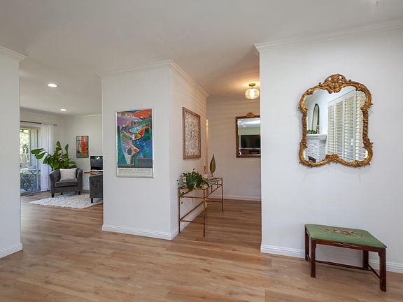5th image of 389 Mockingbird Circle