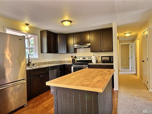 4th image of 17218 Spanaway Ln E