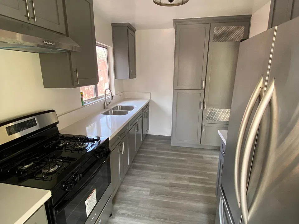 1800 W 11th Pl