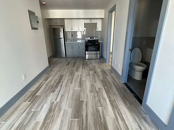 2nd image of 652 E 213th St #5B