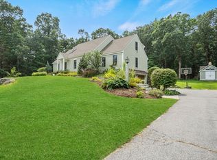 12 Hood Farm Rd, Ipswich, MA 01938