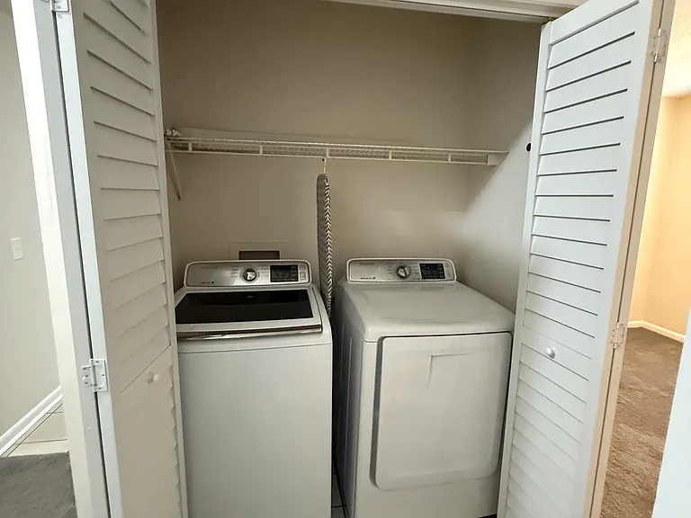 805 Meadowbrook Dr #B — Photo 11