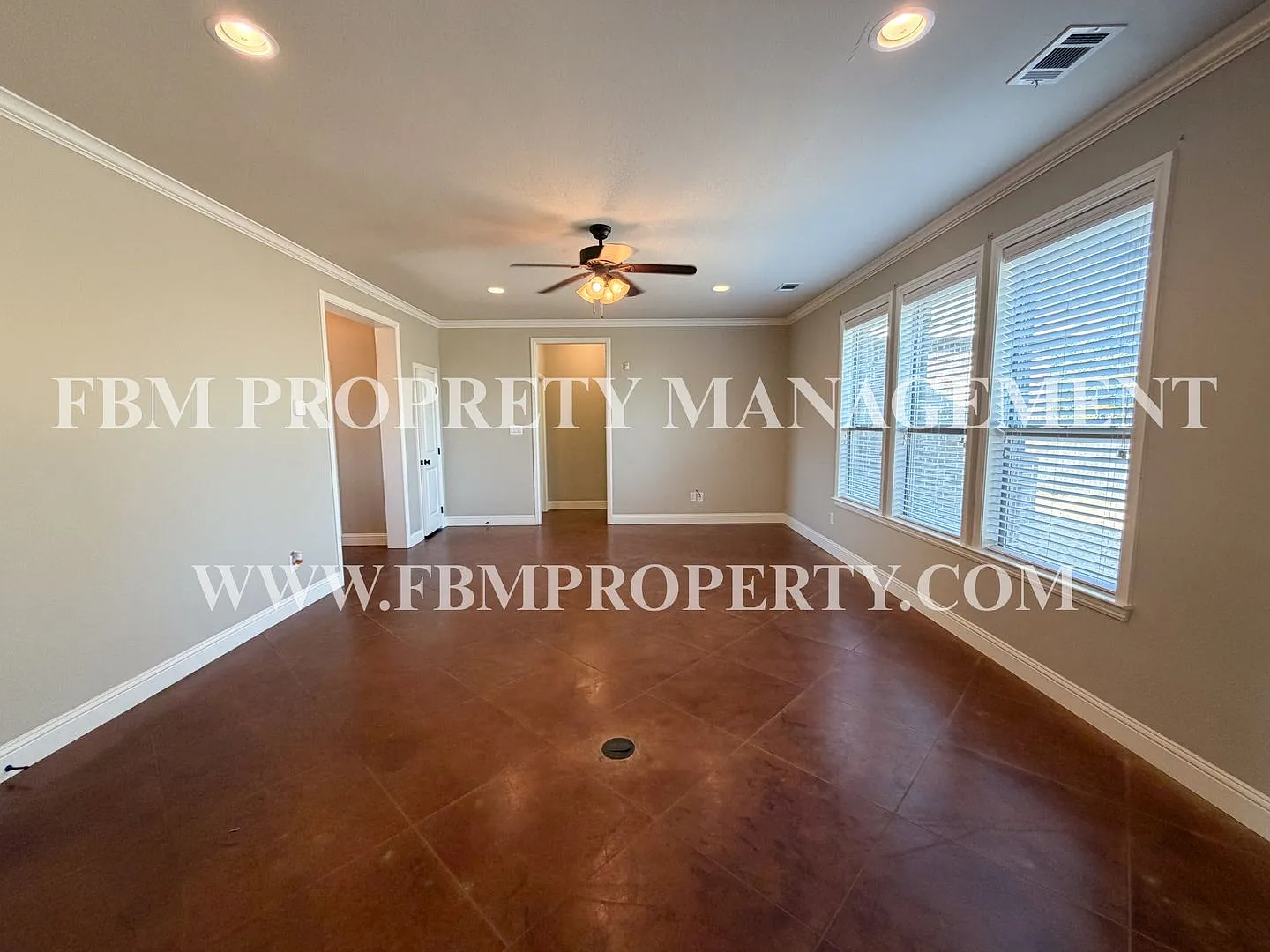 412 Centennial Ave - Cute 3 Bedroom, 2 Bathroom Home in Ennis, TX! — Photo 3