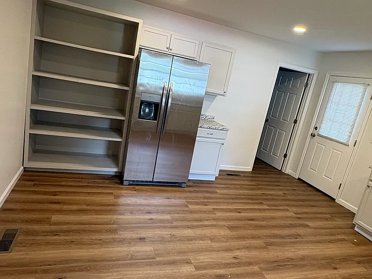 803 W Lafayette St — Photo 5