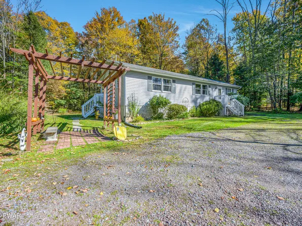 705 Keystone Rd, Lake Ariel, PA 18436