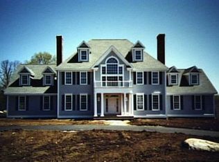 405 Queens Grant Rd, Fairfield, CT 06430