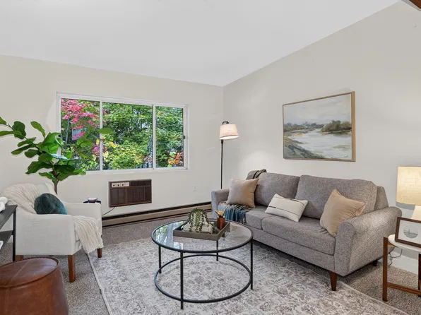 74 Beach St Unit 5-12, Woburn, MA 01801