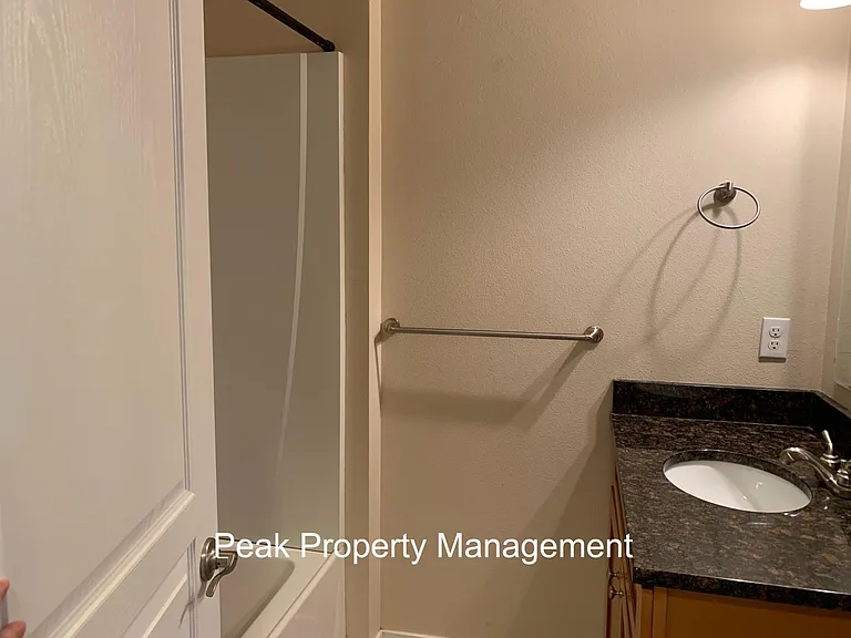 8786 W Pine Valley Ln — Photo 10