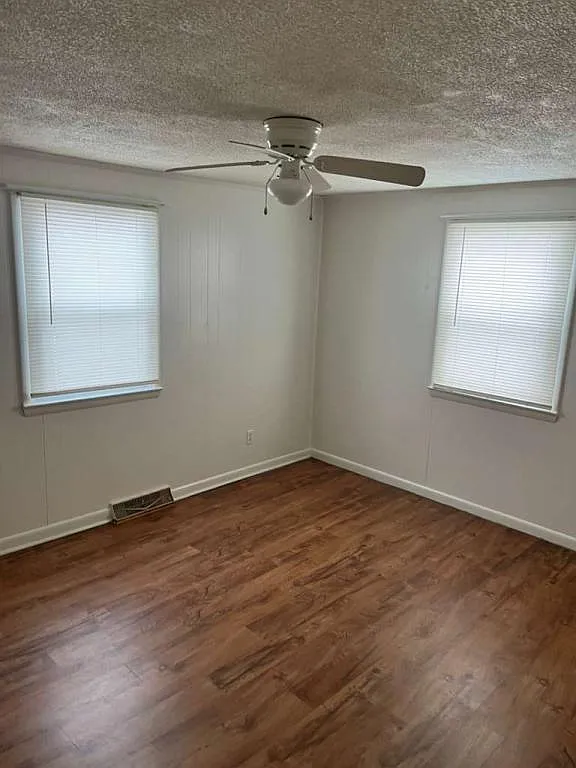 510 Ellen Dr, unit b — Photo 4