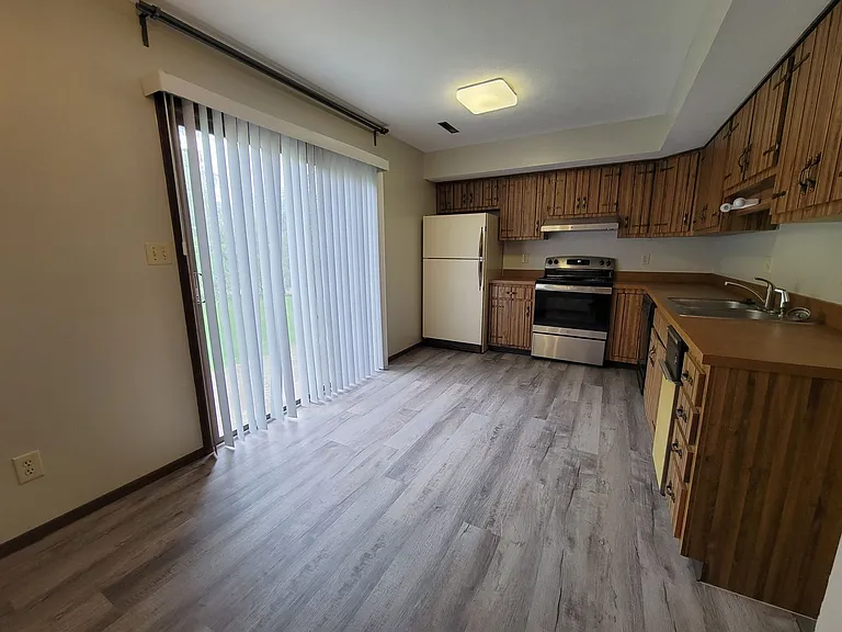 1332-19 Pineview Dr — Photo 4