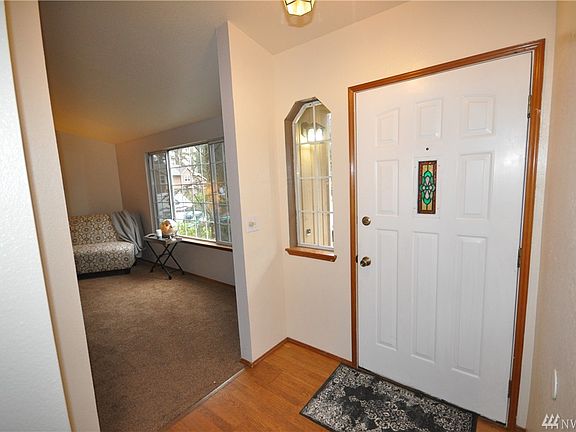5th image of 9619 Sunburst Ct SE