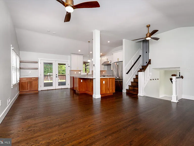 102 Sycamore Rd — Photo 4