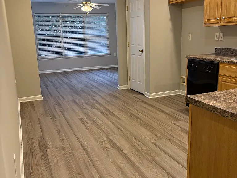 Eat-In Kitchen