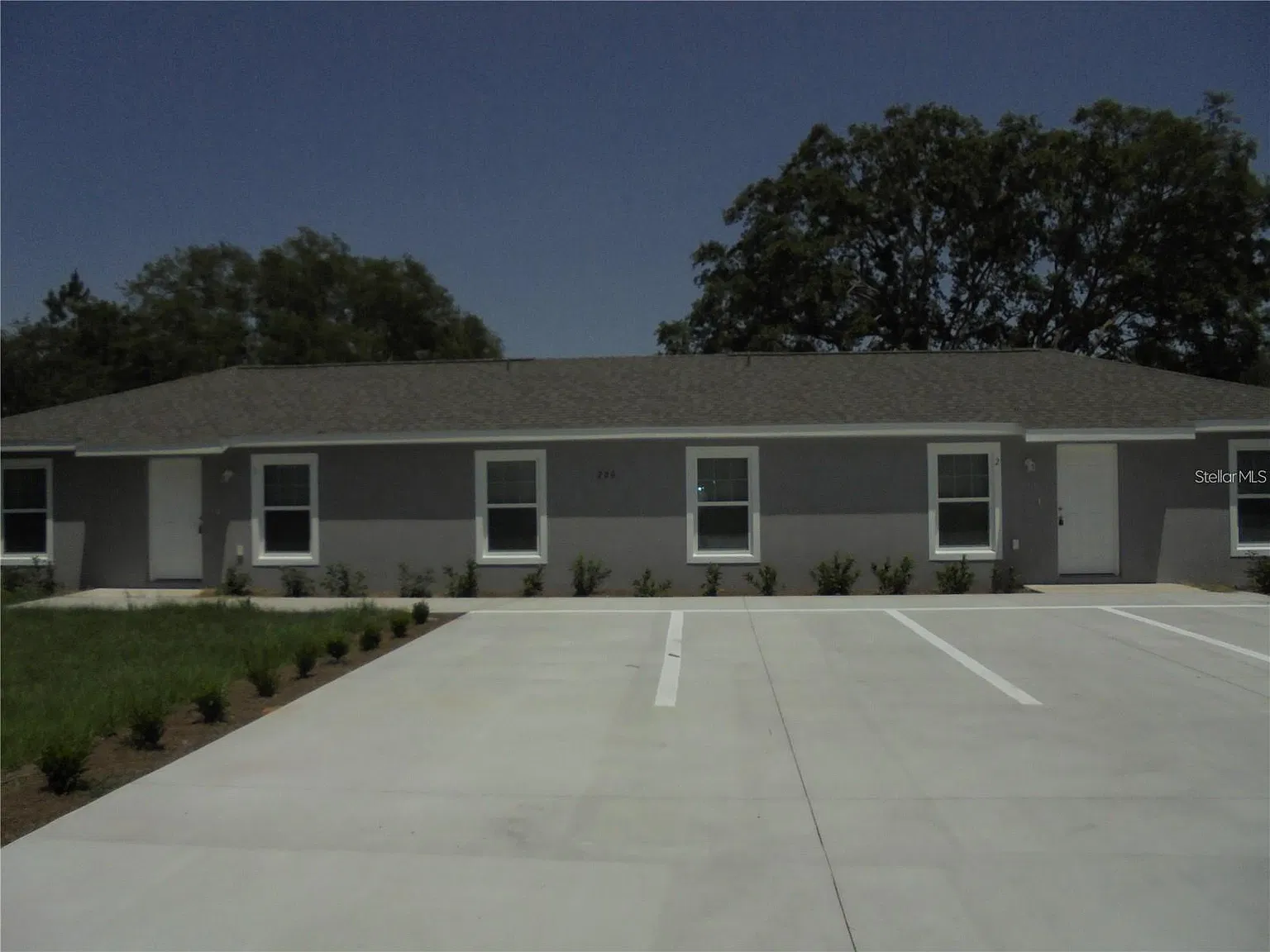 3 bed, 1000 sqft, $1,195 — Photo 1