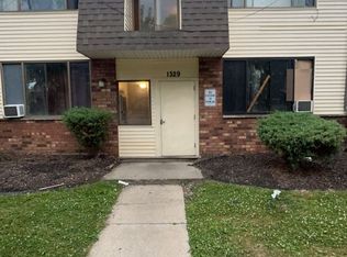 1305-1345 W Locust St #2866-2868, Milwaukee, WI 53206