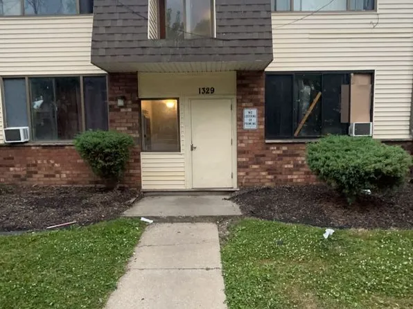 1305-1345 W Locust St #2866-2868, Milwaukee, WI 53206