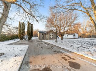 9122 Parkhouse Dr, Strathroy Caradoc, ON N0L 1W0