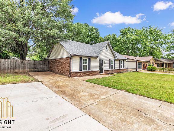 2nd image of 3040 Fairmeadow Dr