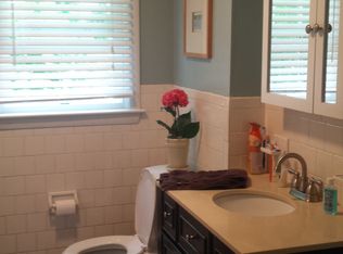 40 Camden Rd, Narragansett, RI 02882