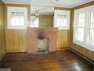 4th image of 605 Ross Ave