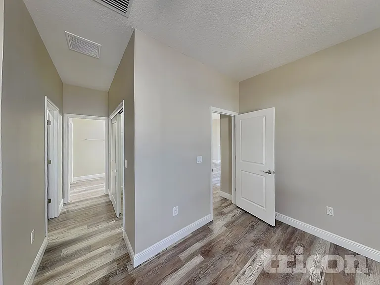 1249 Sargent St — Photo 7