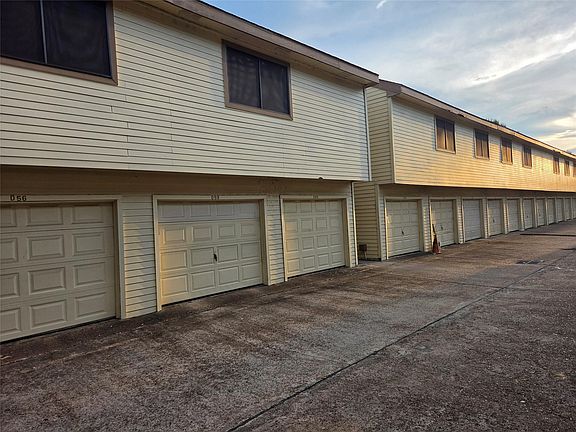 3rd image of 2425 Holly Hall St APT 60