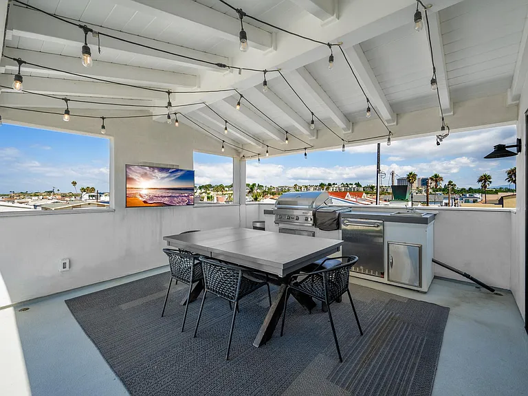 3940 Seashore Dr — Photo 5